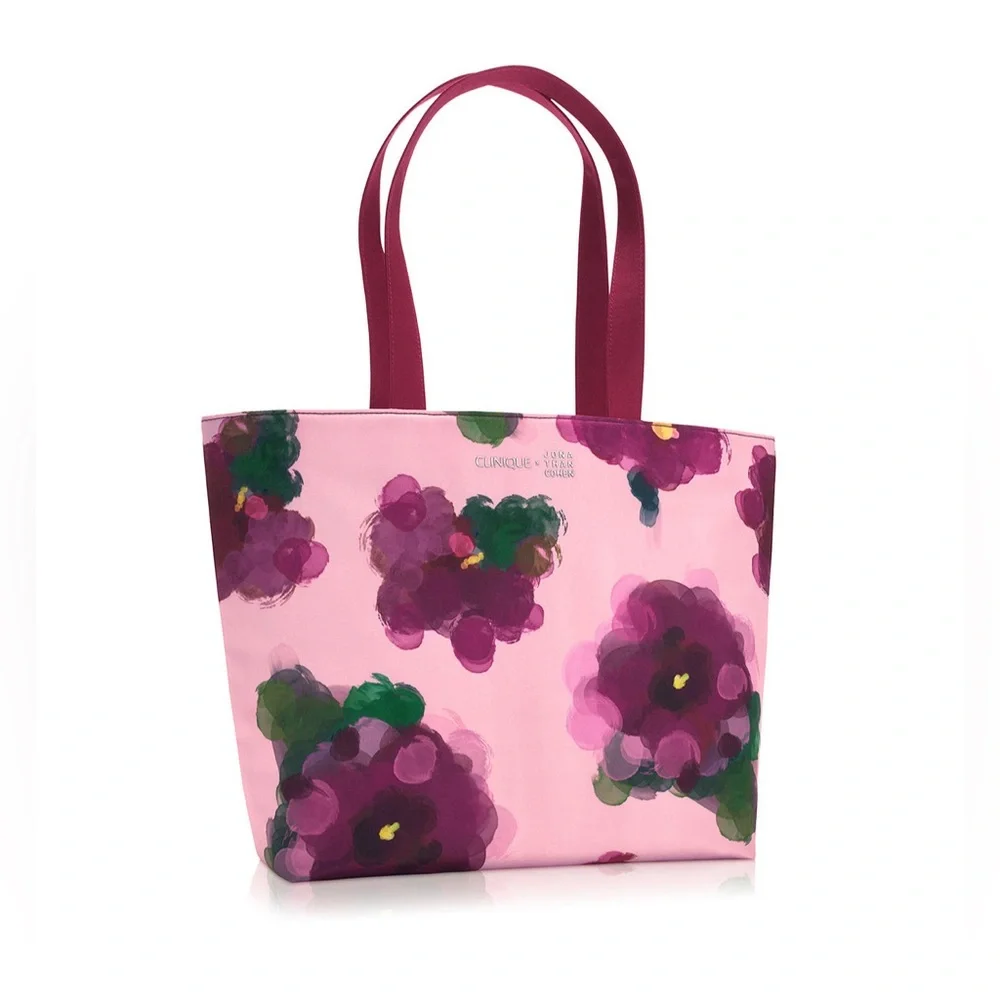 Clinique x Jonathan Cohen Beauty Bundle: Tote, Cosmetic Case and 4 products